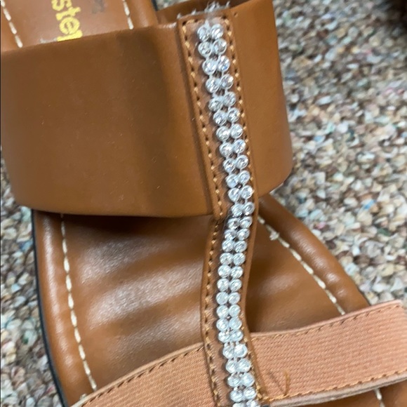 Epicsteps-Cute rhinestone brown flats. Size 9 - Picture 4 of 8